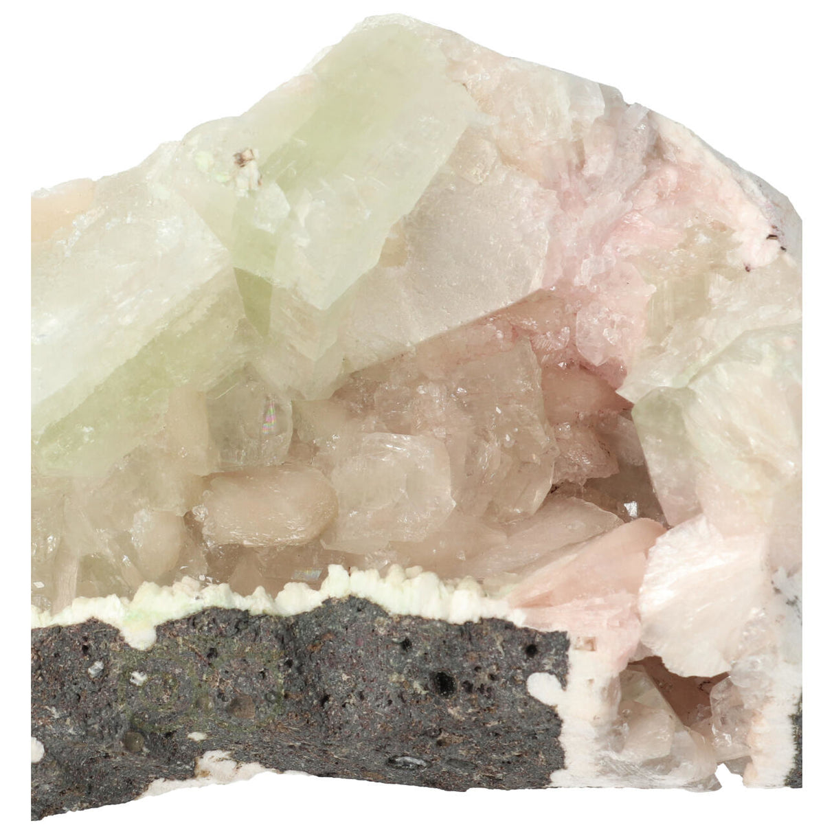 Close-up - Apofyliet met stilbiet cluster nr. 25, 1113 gram, groene kristalpunten met roze stilbiet