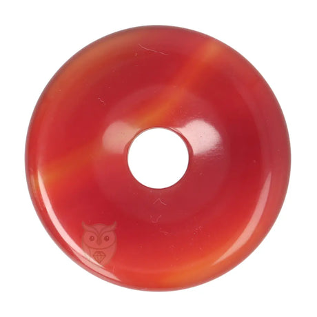 Close-up van Carneool donut hanger nr. 17 - natuurlijke patronen