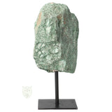 Fuchsiet ruw op metalen standaard nr. 11 - 739 gram | Edelsteen sculptuur