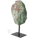 Fuchsiet ruw op metalen standaard nr. 11 - 739 gram | Edelsteen sculptuur