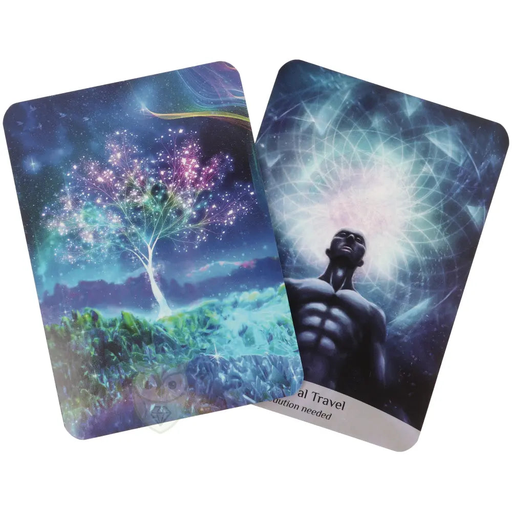 Sacred Spirit Oracle kaart Astral Travel mediterende figuur met geometrisch lichtpatroon en sterrenboom achterkant – Webshop Danielle Forrer