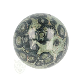 Jaspis Kambaba bol nr. 27 diepgroen ronde patronen 5,62 cm 248 gram – Webshop Danielle Forrer