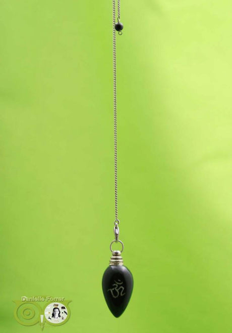 Pendel OHM polierter schwarzer Achat (21 Gramm)