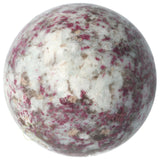 Rubbeliet bol 782 gram nr. 30 Ø 8,27 cm – wit kwarts met roze en paarsrode toermalijnkristallen – Webshop Danielle Forrer
