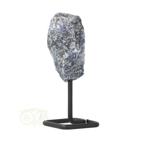 Sodaliet edelsteen sculptuur met kenmerkende blauwe kleur