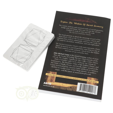 Kaartenset heilige geometrie met boek en symbolische vormen